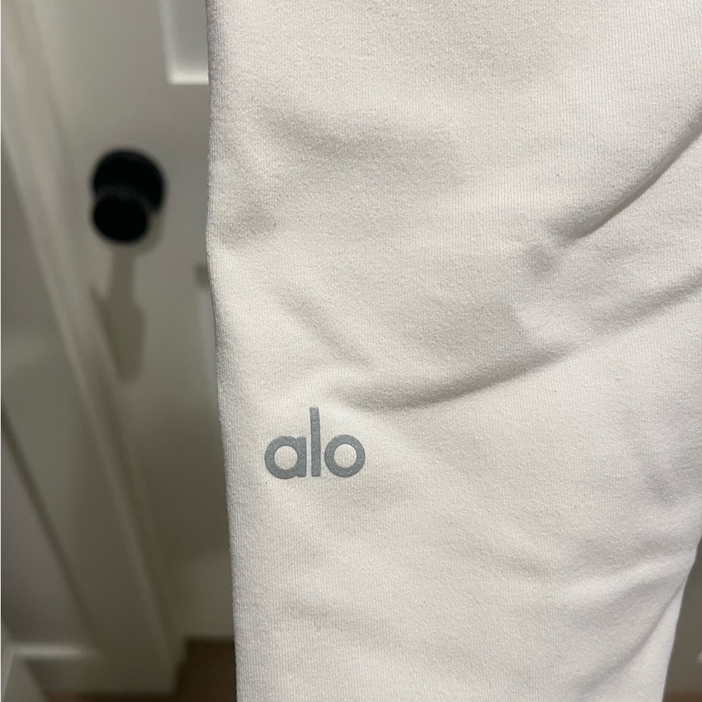 ALO Yoga Cream Leggings